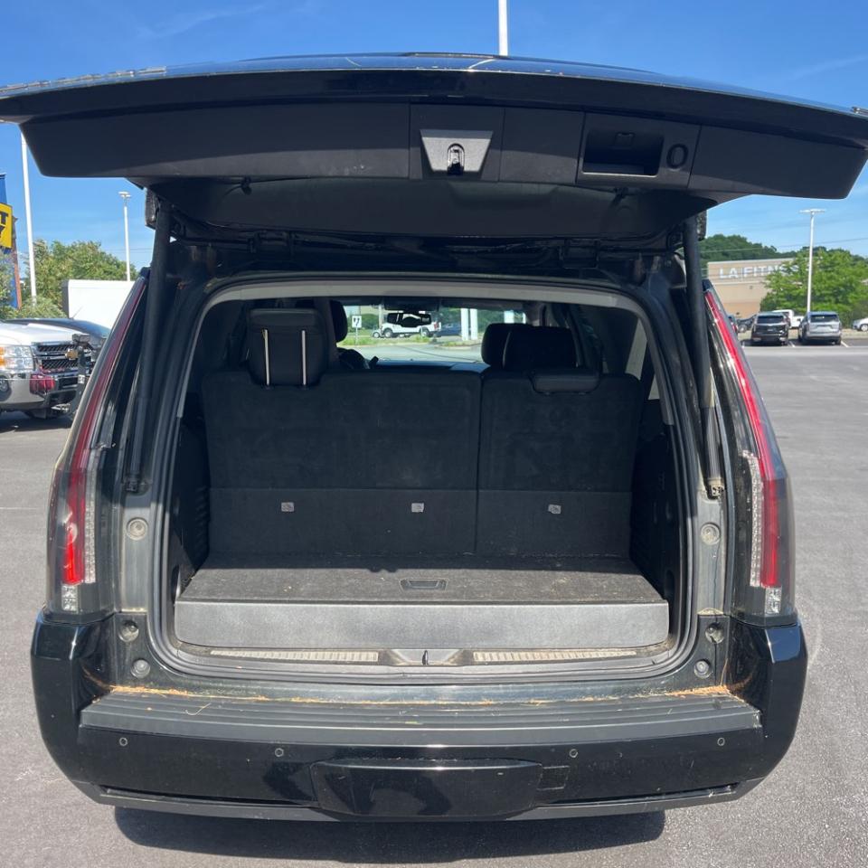 Cadillac Escalade Standard 4WD 2016
