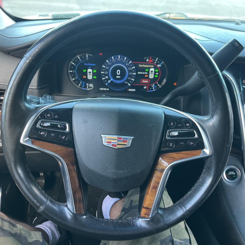 Cadillac Escalade Standard 4WD 2016
