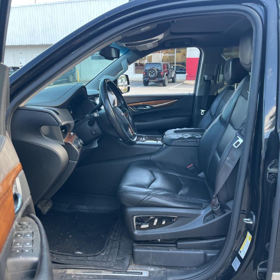 Cadillac Escalade Standard 4WD 2016