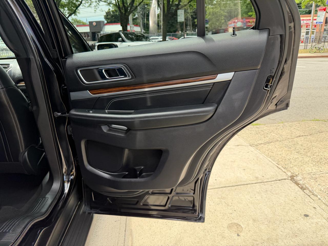 Ford Explorer Limited 4WD 2019