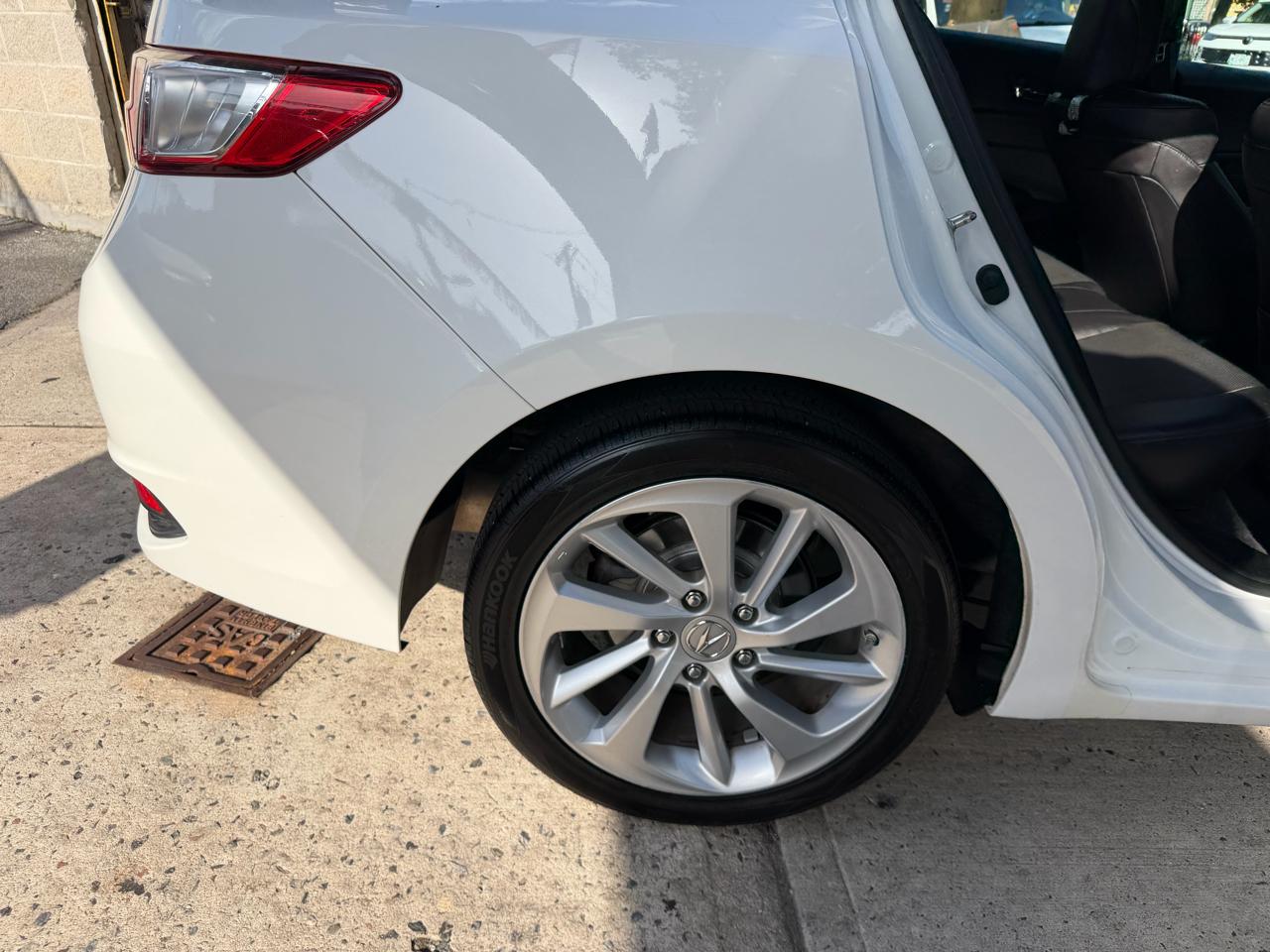 Acura ILX 8-Spd AT w/ Premium Package 2016