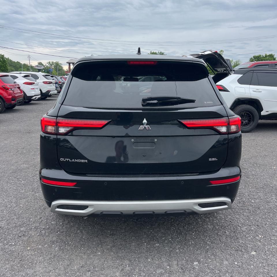 Mitsubishi Outlander SEL 4WD 2022