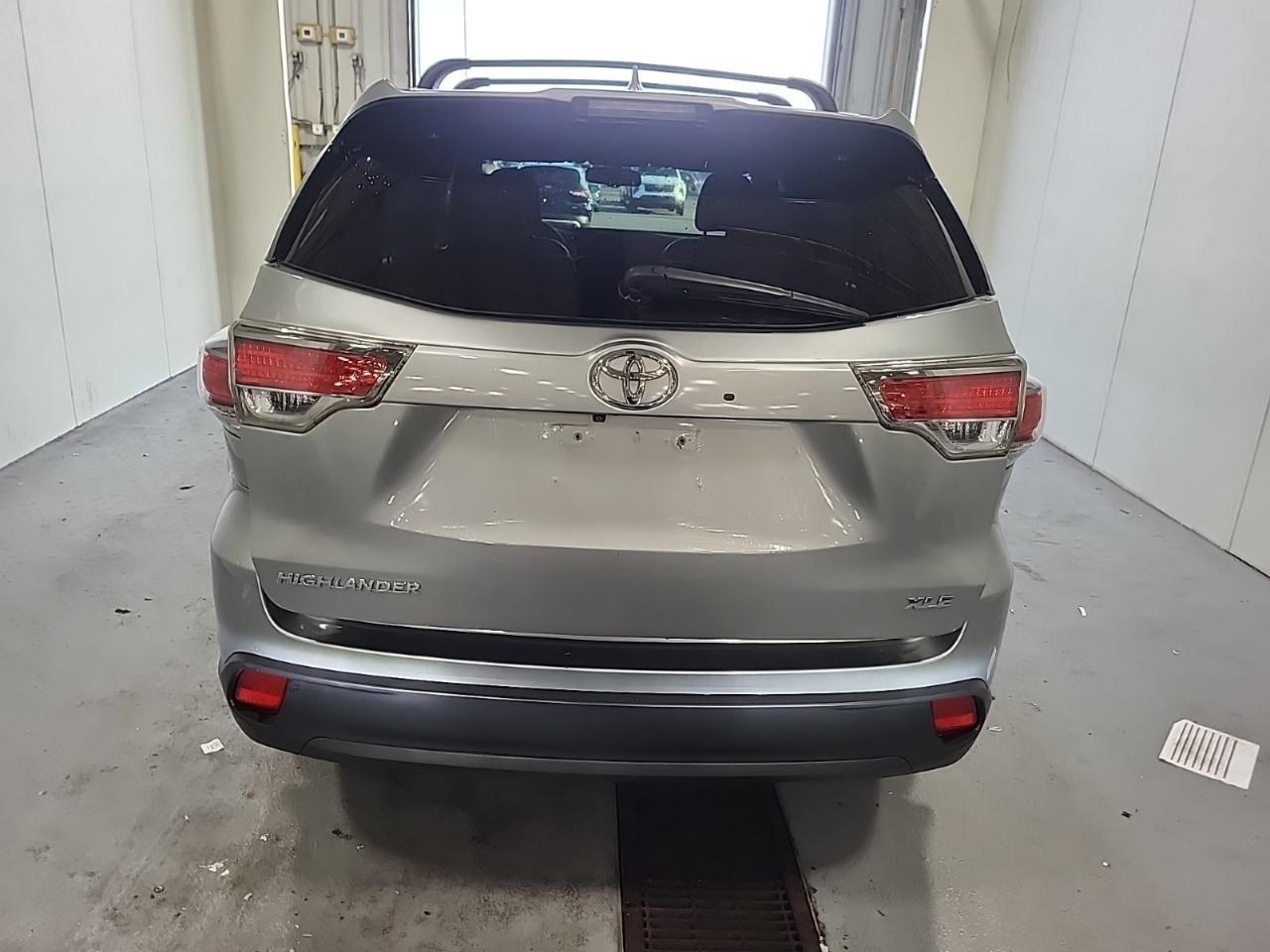 Toyota Highlander XLE FWD V6 2015