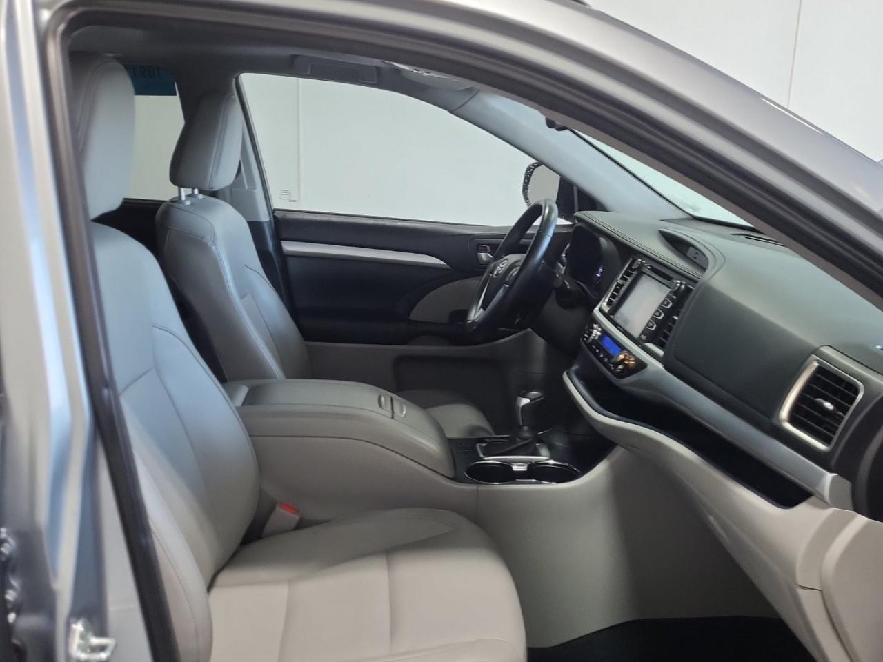 Toyota Highlander XLE FWD V6 2015