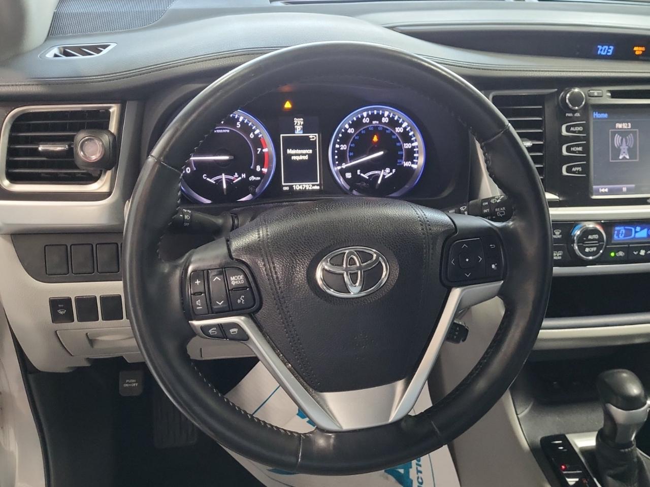 Toyota Highlander XLE FWD V6 2015