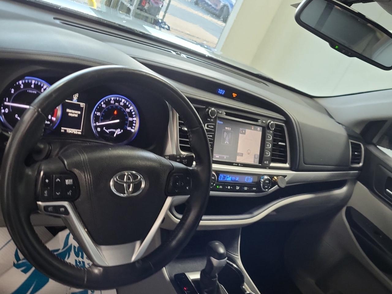 Toyota Highlander XLE FWD V6 2015
