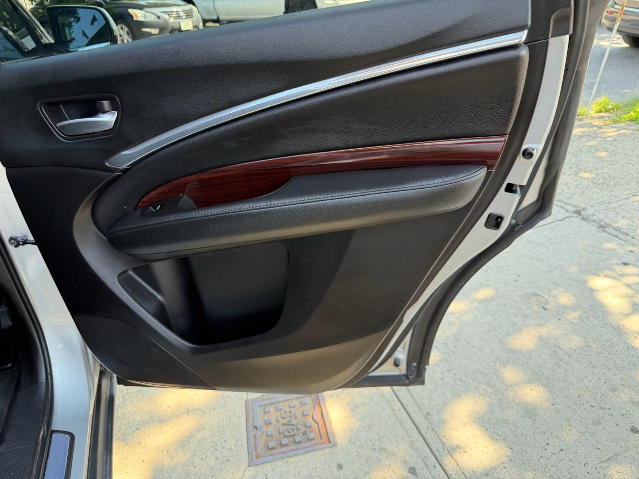 Acura MDX SH-AWD 6-Spd AT w/Tech Package 2015