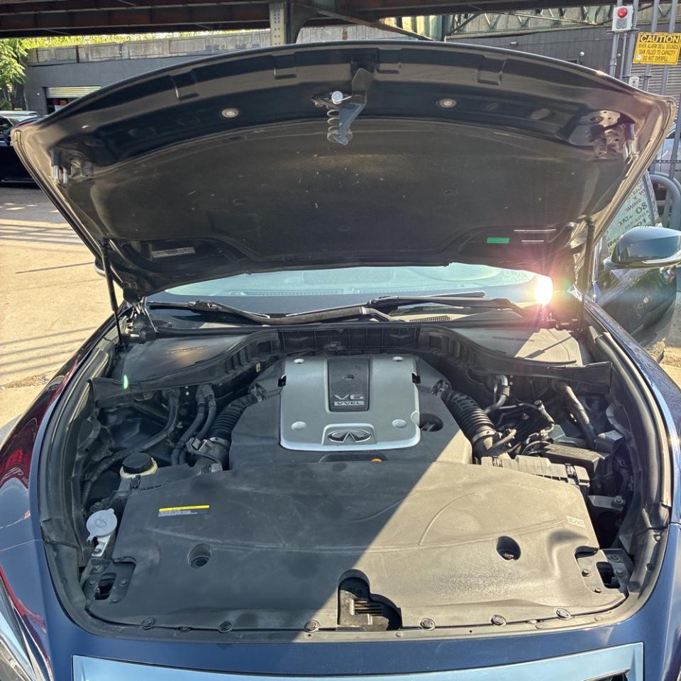 Infiniti Q70 3.7 AWD 2017