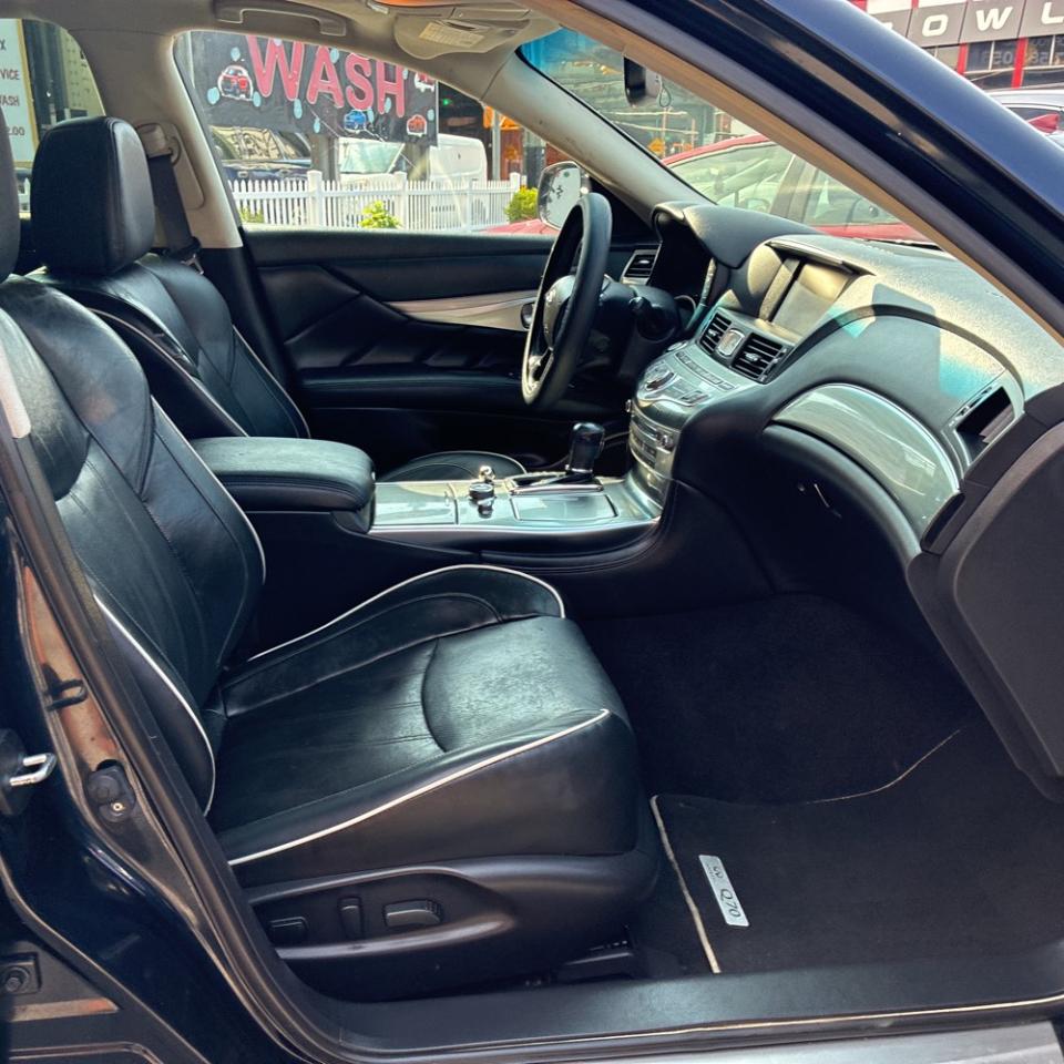 Infiniti Q70 3.7 AWD 2017
