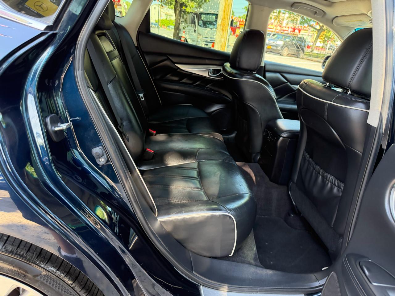 Infiniti Q70 3.7 AWD 2017