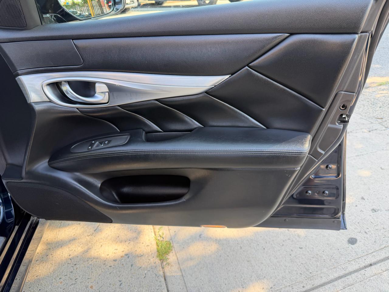 Infiniti Q70 3.7 AWD 2017