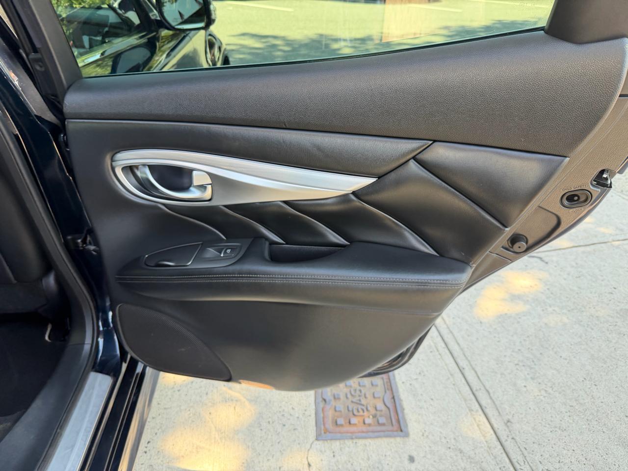 Infiniti Q70 3.7 AWD 2017