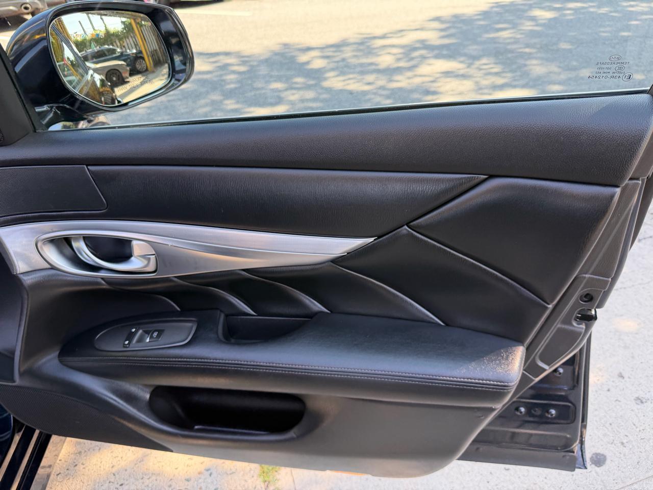 Infiniti Q70 3.7 AWD 2017