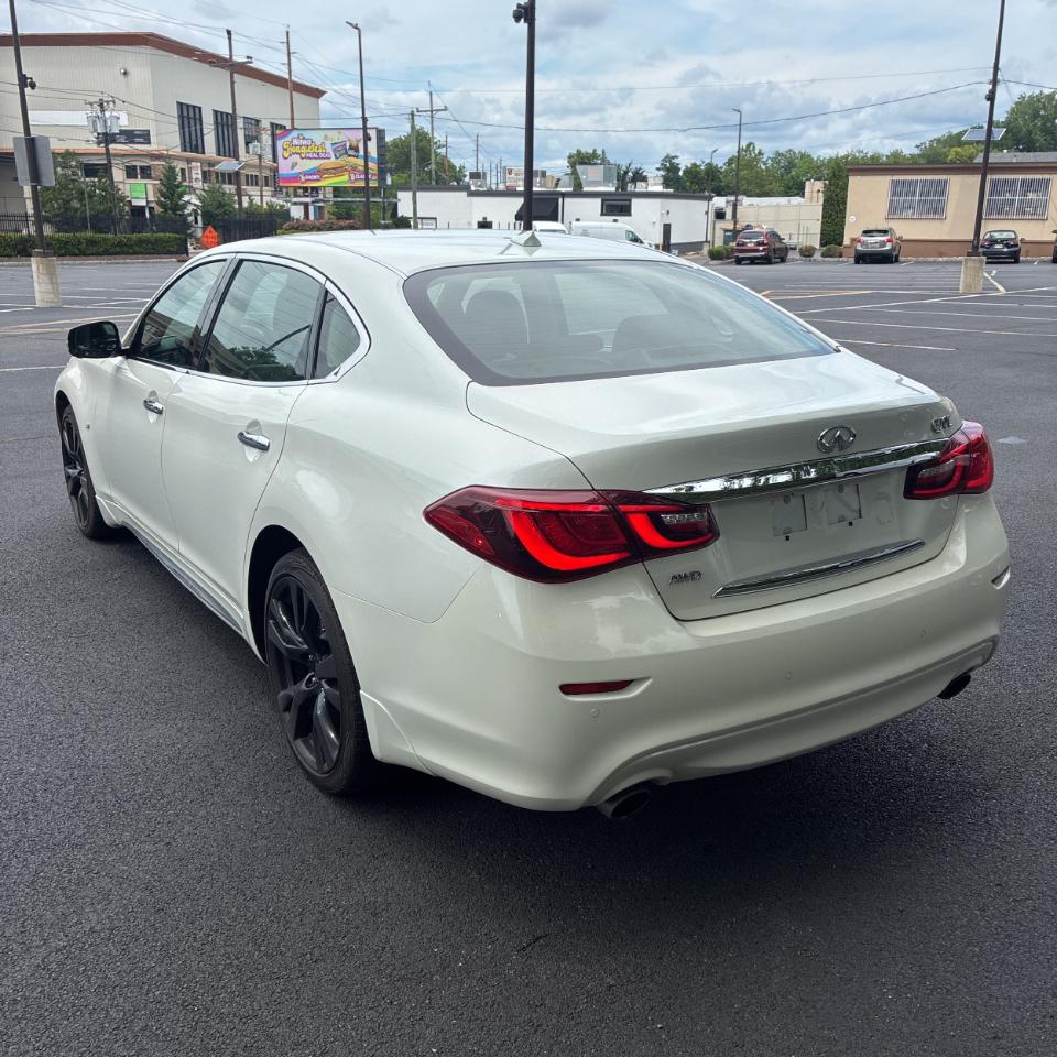 Infiniti Q70L 3.7 4D Sedan 2018