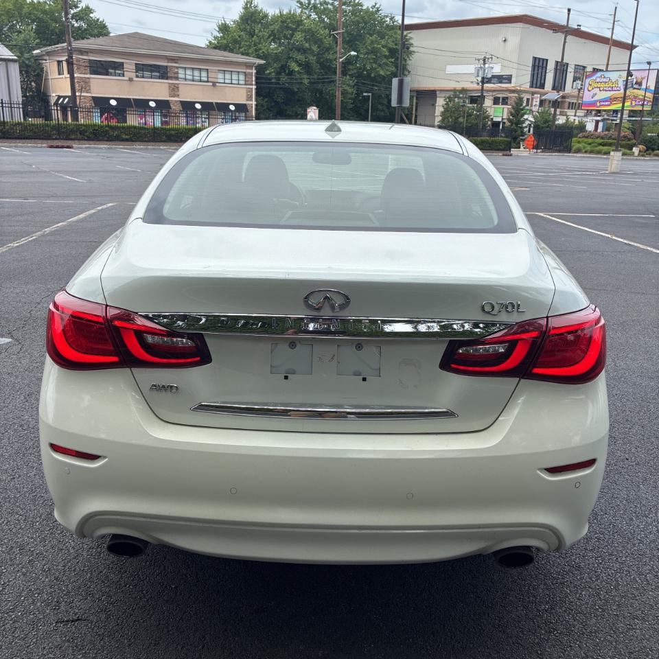 Infiniti Q70L 3.7 4D Sedan 2018