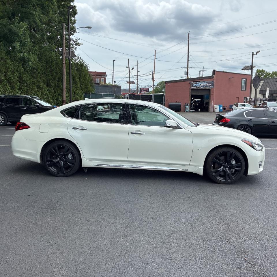 Infiniti Q70L 3.7 4D Sedan 2018