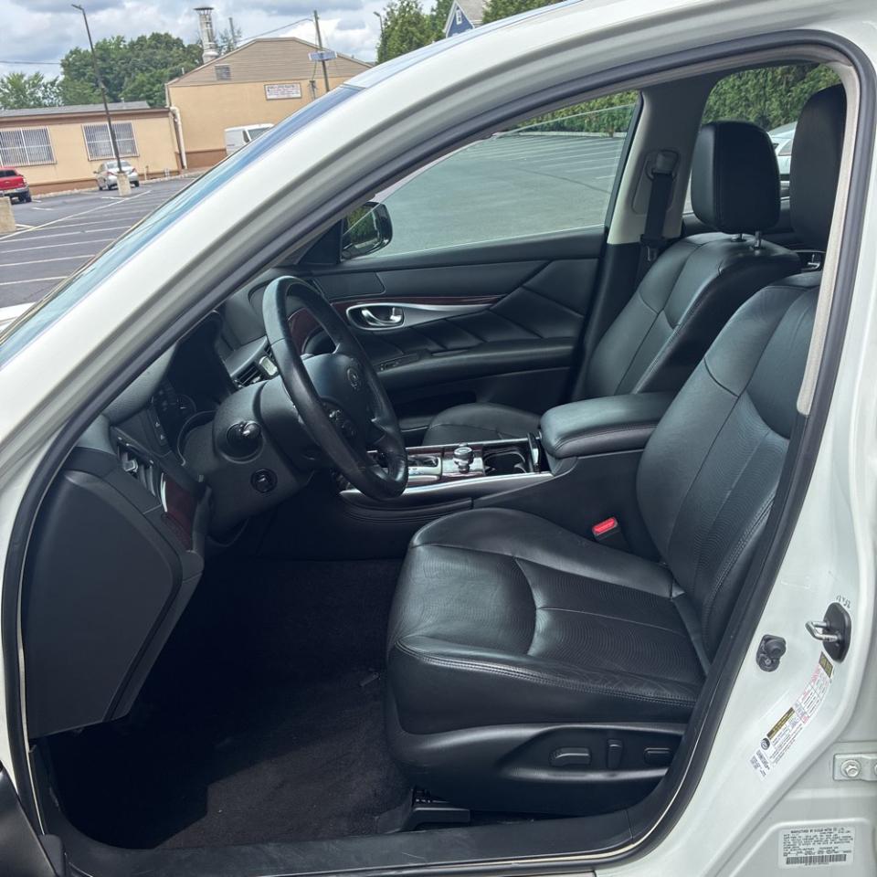 Infiniti Q70L 3.7 4D Sedan 2018