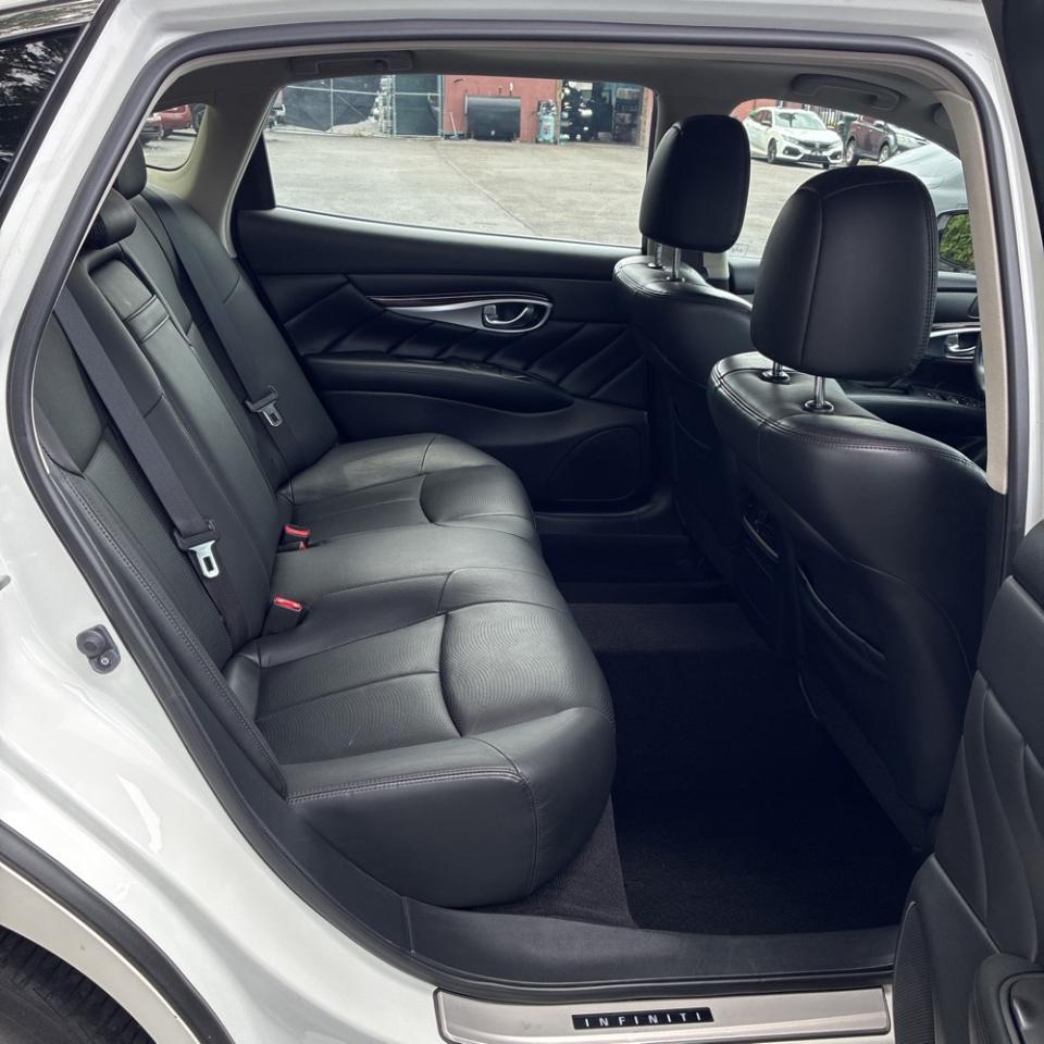 Infiniti Q70L 3.7 4D Sedan 2018