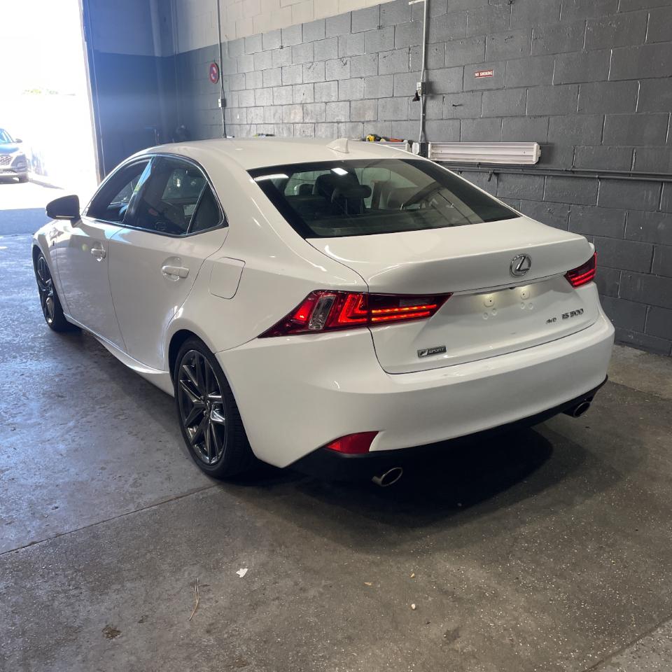 Lexus IS 300 F SPORT Design 2016