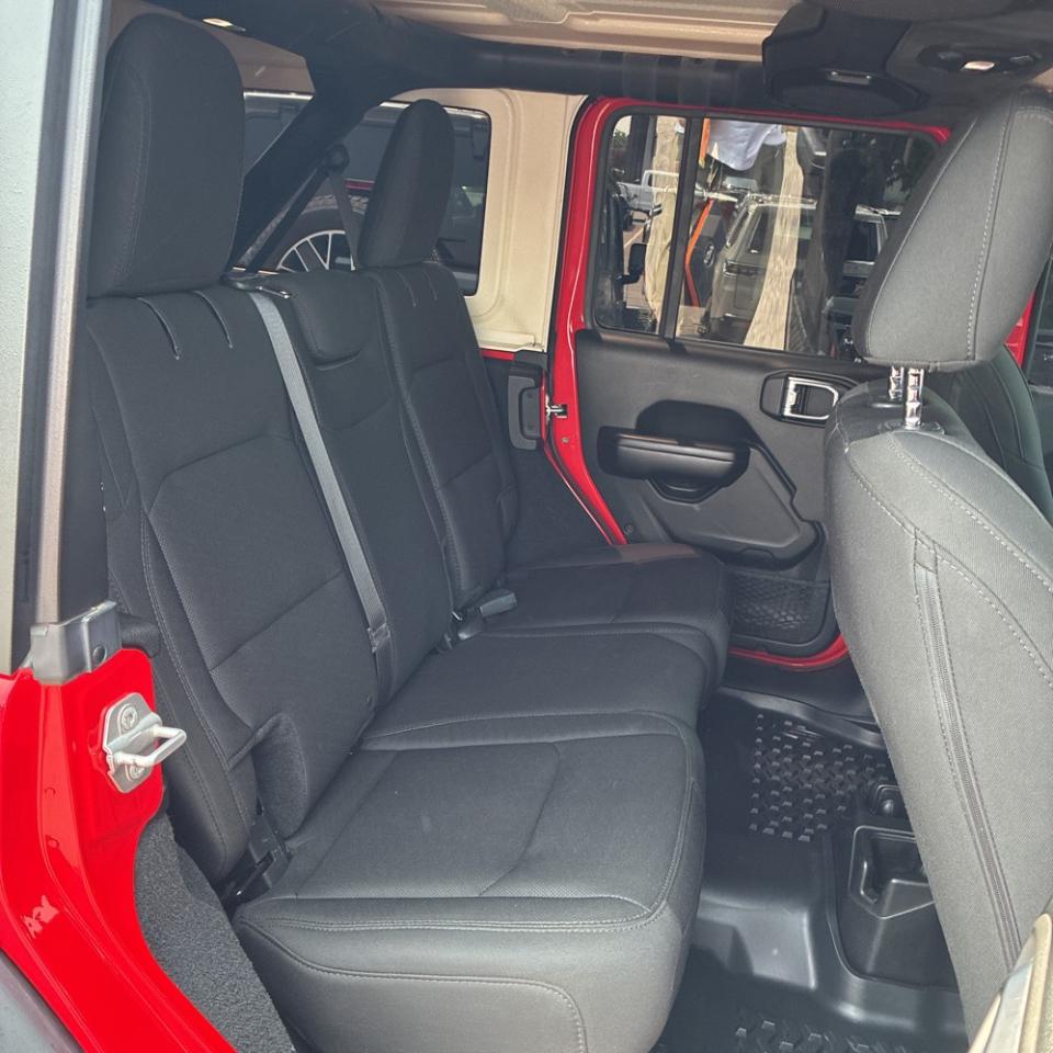 Jeep Wrangler Unlimited Sport 2018