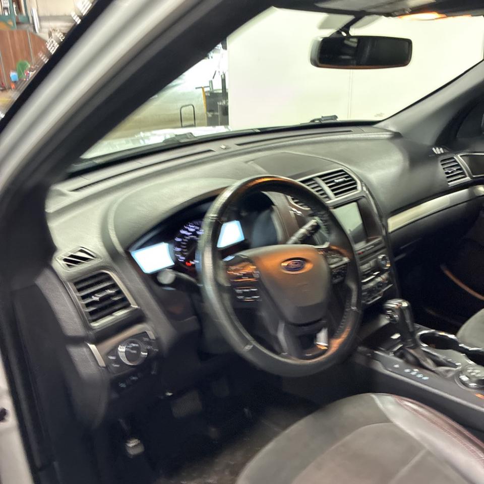 Ford Explorer XLT 4WD 2018