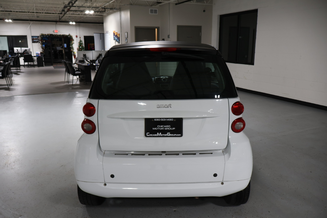 2011 Smart Fortwo photo 3