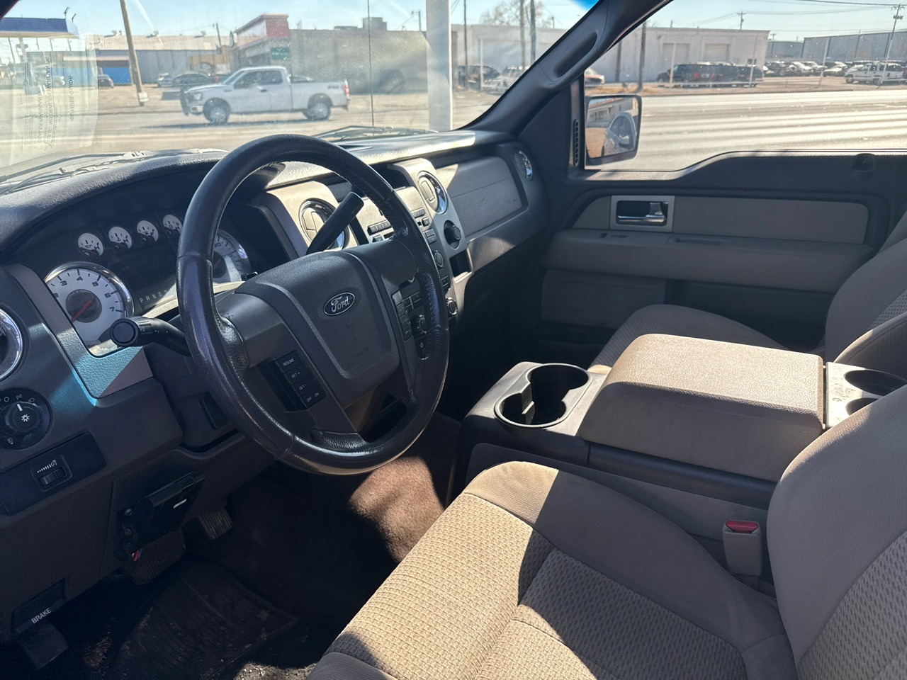 Ford F-150 XL SuperCab 8-ft. Bed 4WD 2010