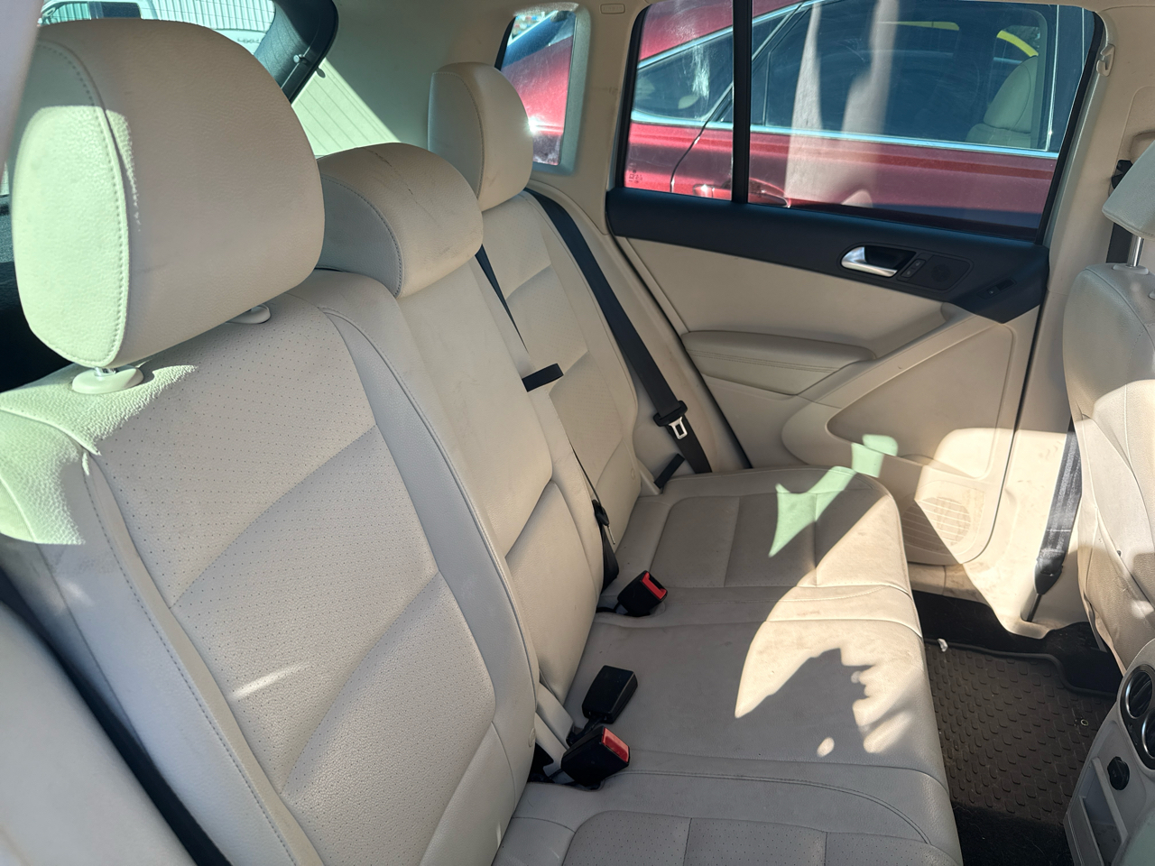 Volkswagen Tiguan S 2015