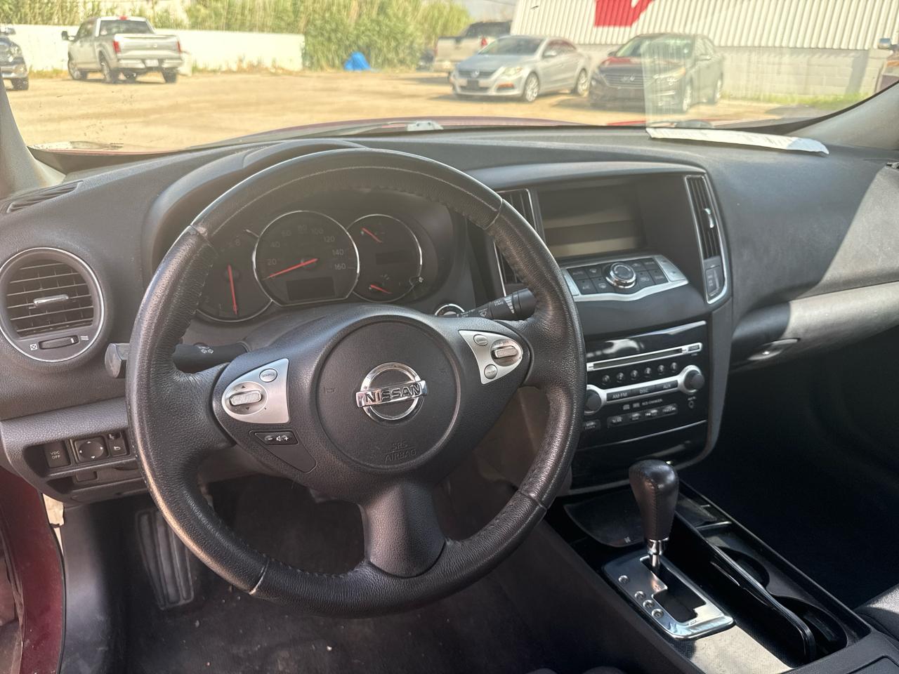 Nissan Maxima S 2009