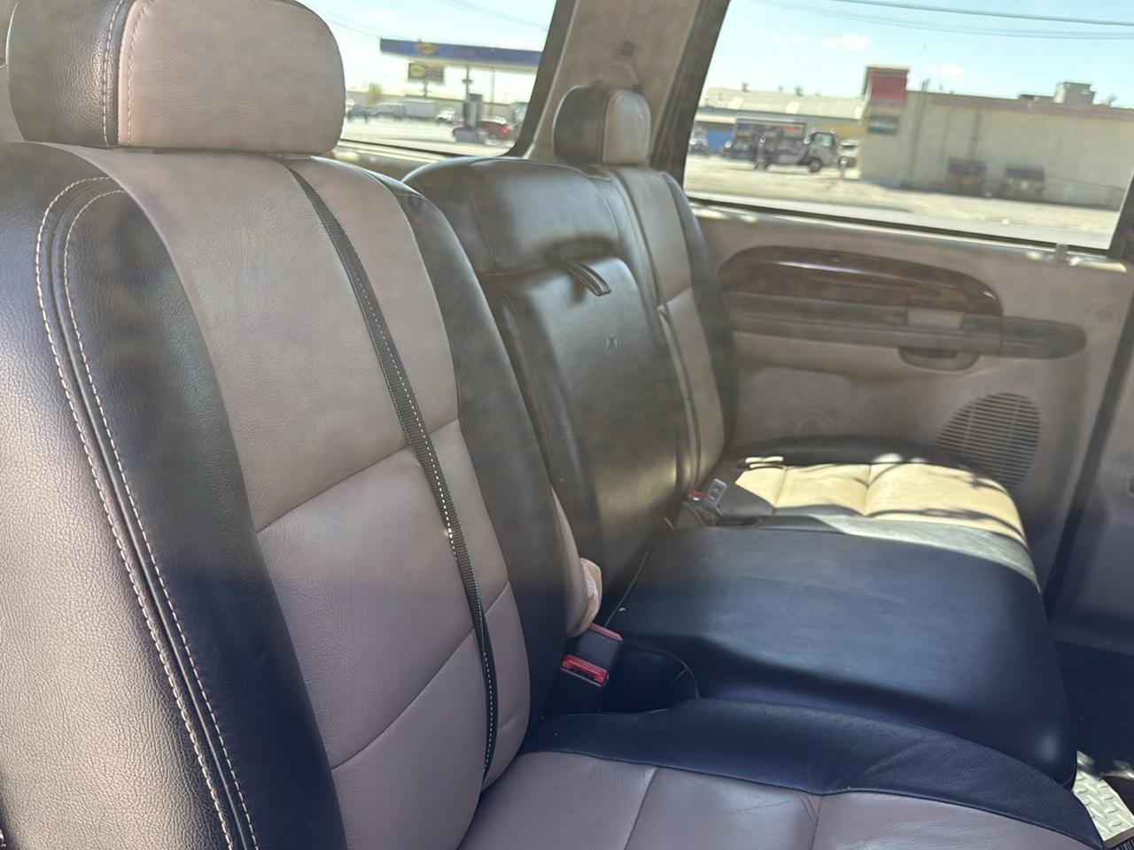 Ford Excursion Limited 7.3L 2WD 2002