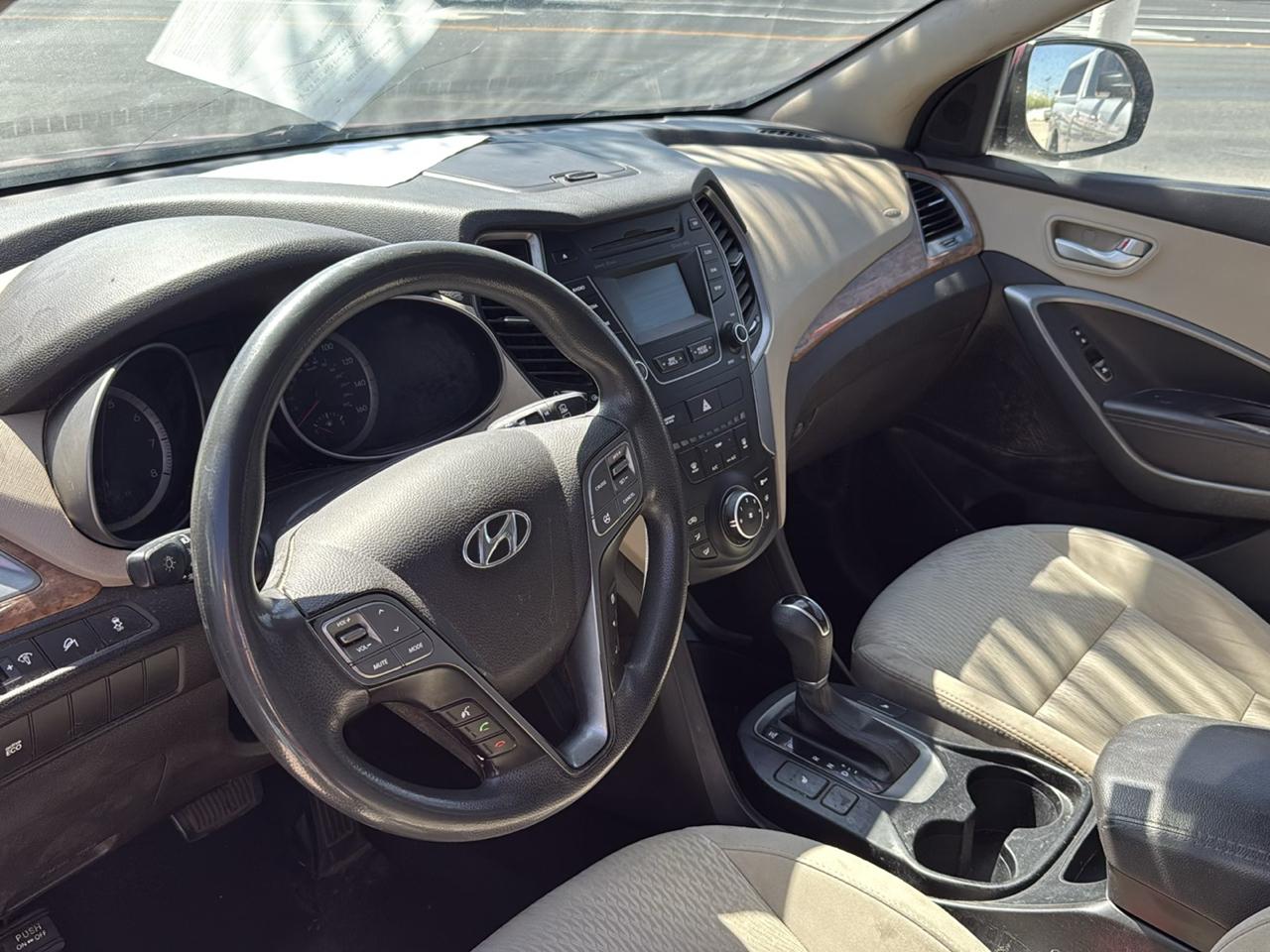 Hyundai Santa Fe SE FWD 2016