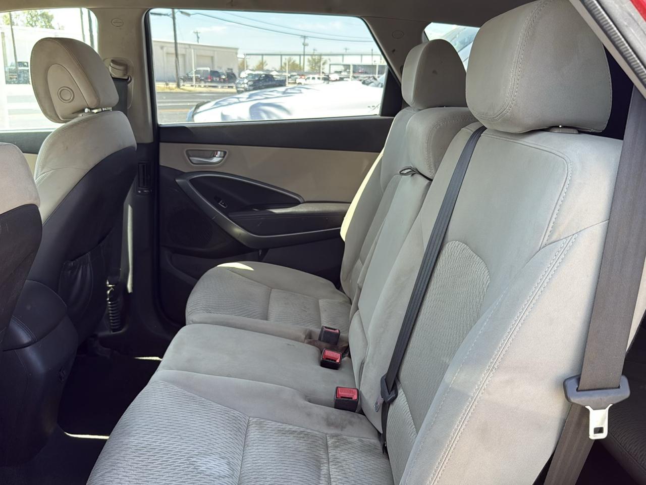 Hyundai Santa Fe SE FWD 2016