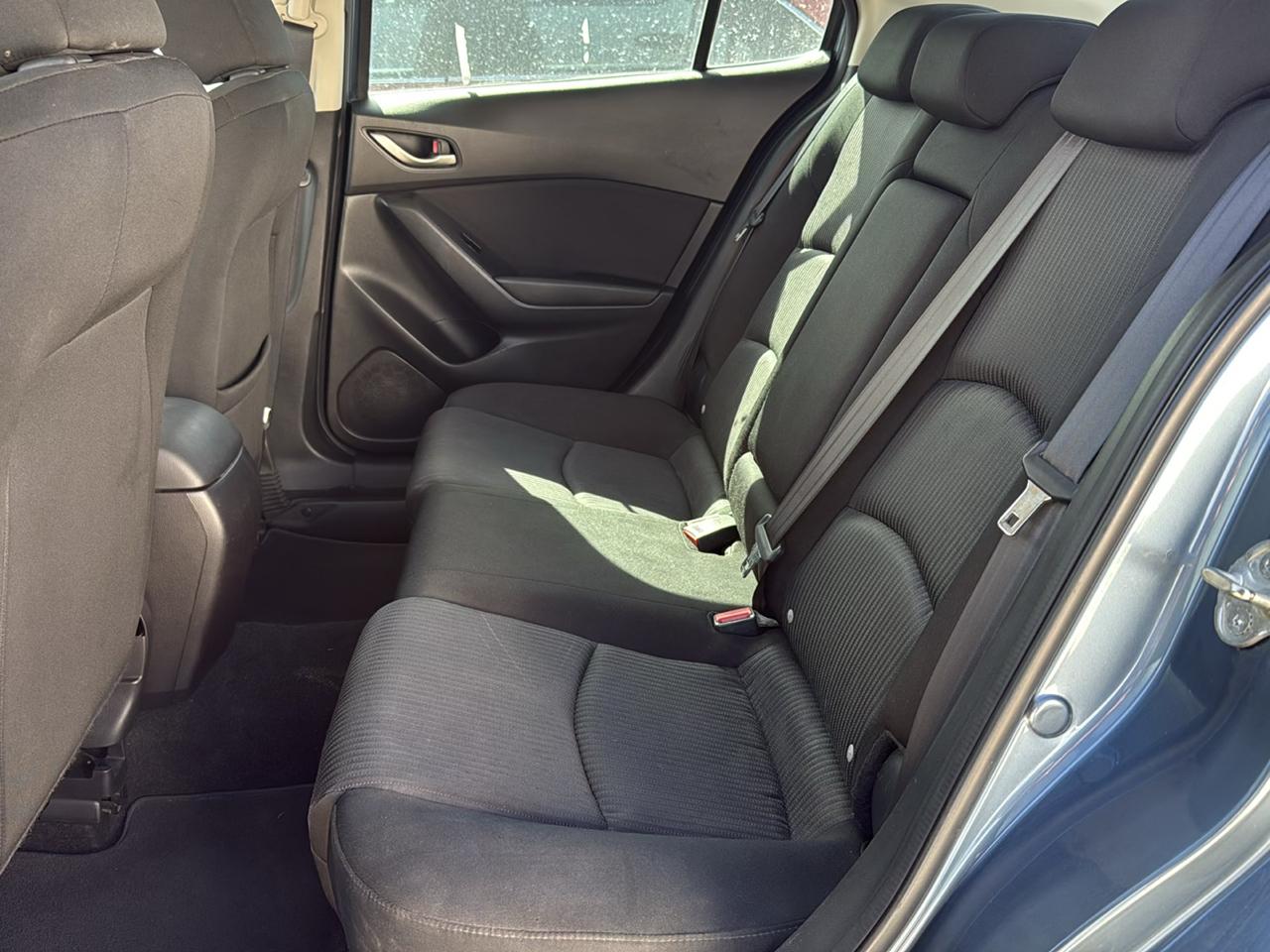 Mazda MAZDA3 I Grand Touring MT 4-Door 2016