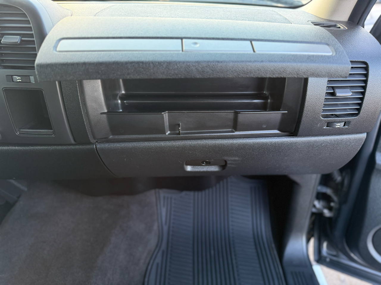 Chevrolet Silverado 2500HD LT Crew Cab 4WD 2011