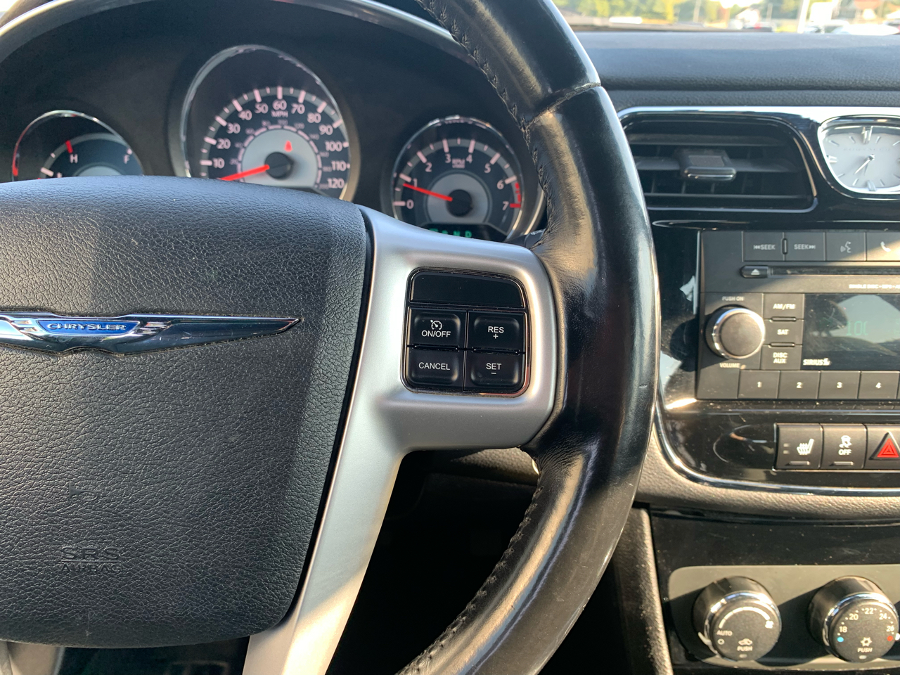 Chrysler 200 Touring 2012