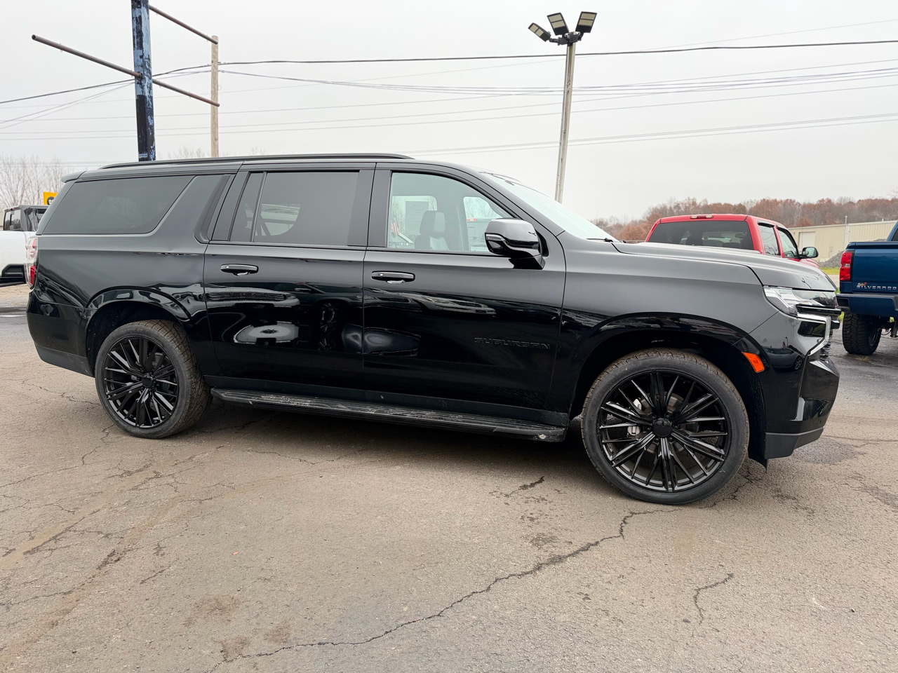 2023 Chevrolet Suburban RST's photo