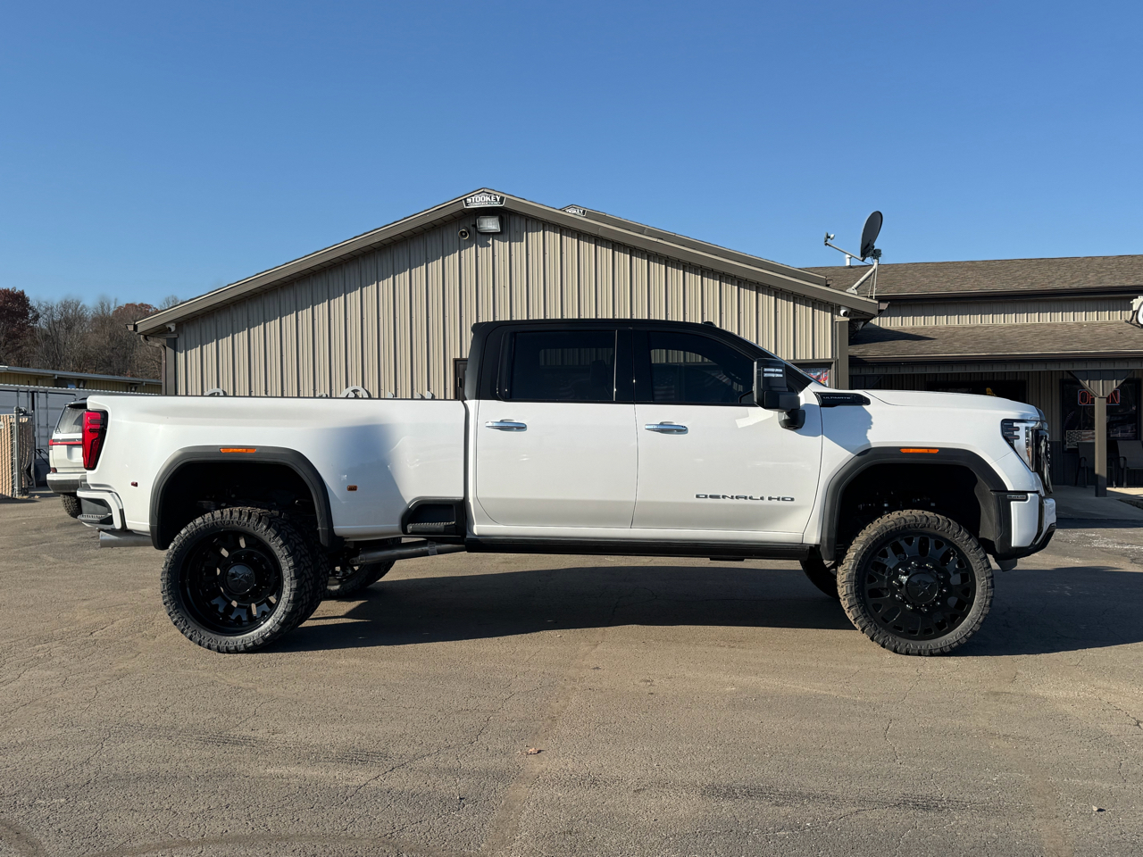 2025 GMC Sierra 3500HD Denali Ultimate's photo