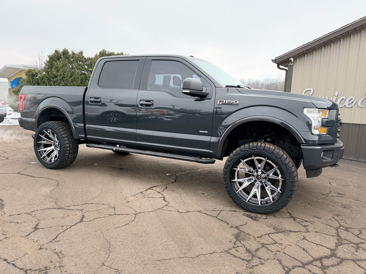 2016 Ford F-150 XLT's photo