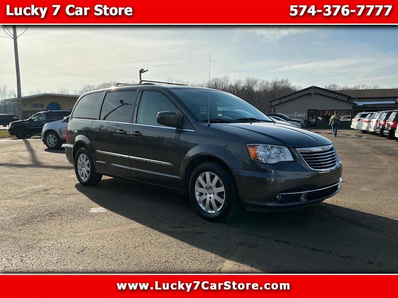 2016 Chrysler Town & Country Touring FWD