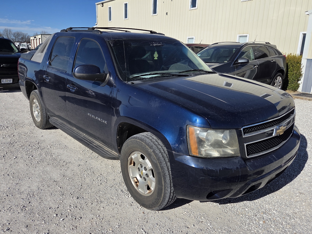 Chevrolet Avalanche LS 4WD 2011