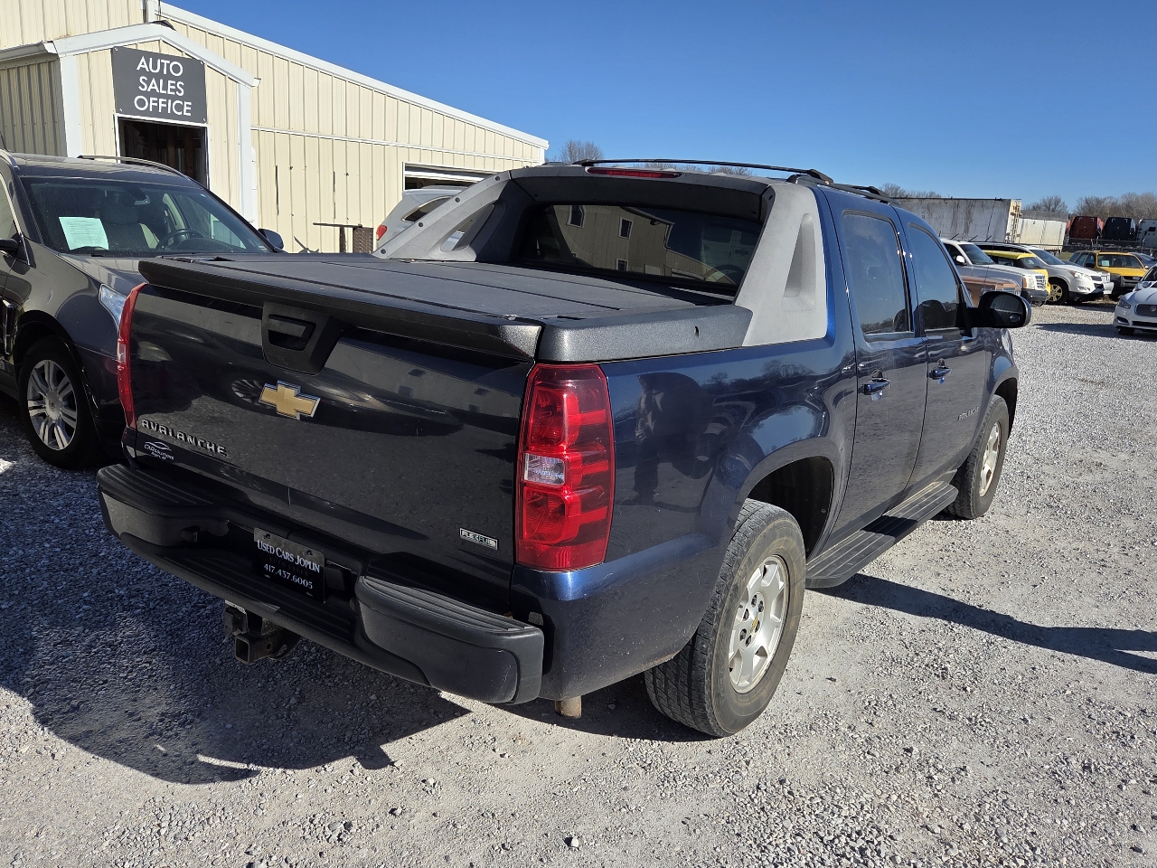 Chevrolet Avalanche LS 4WD 2011