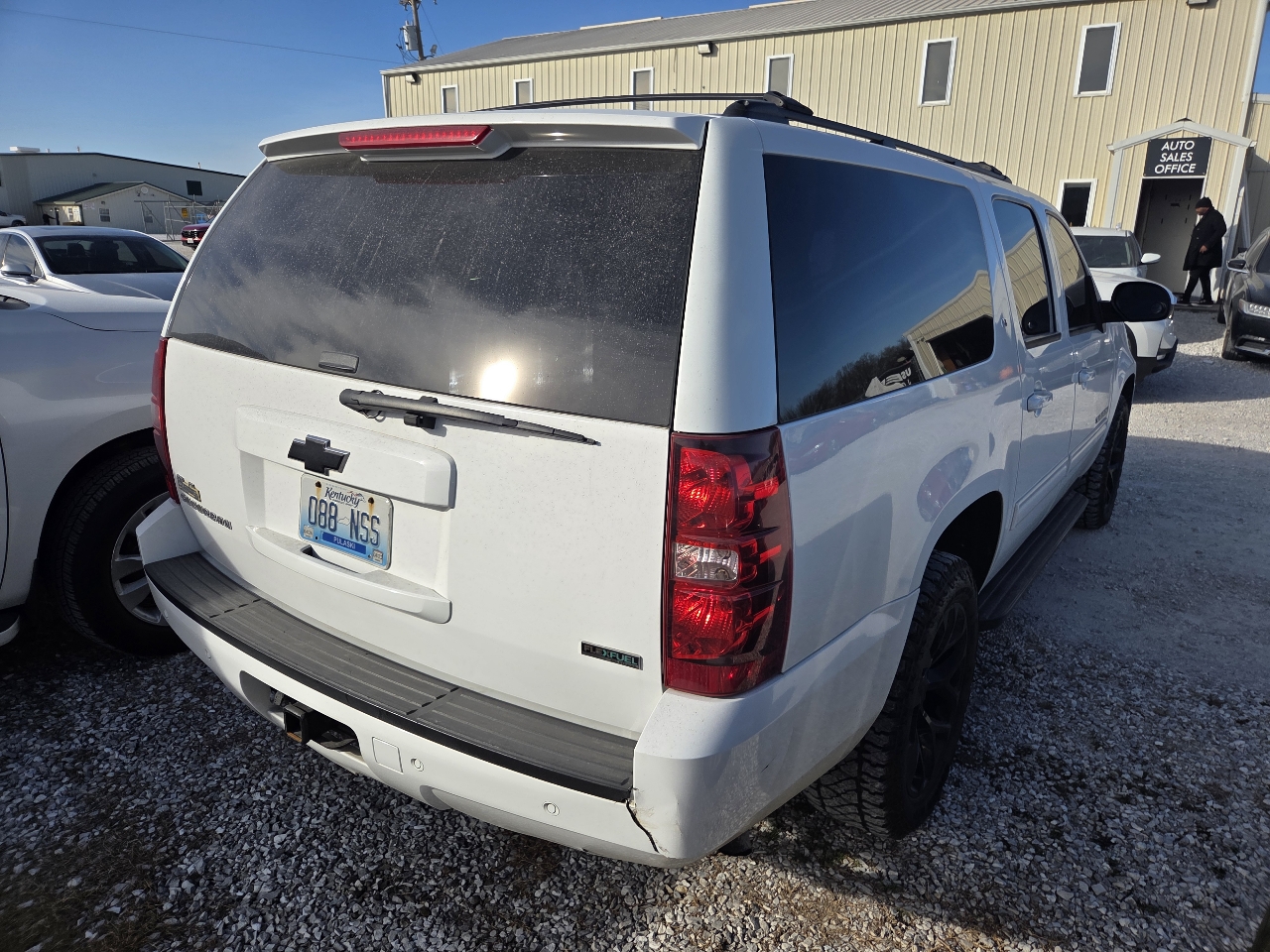 Chevrolet Suburban LT 1500 4WD 2011
