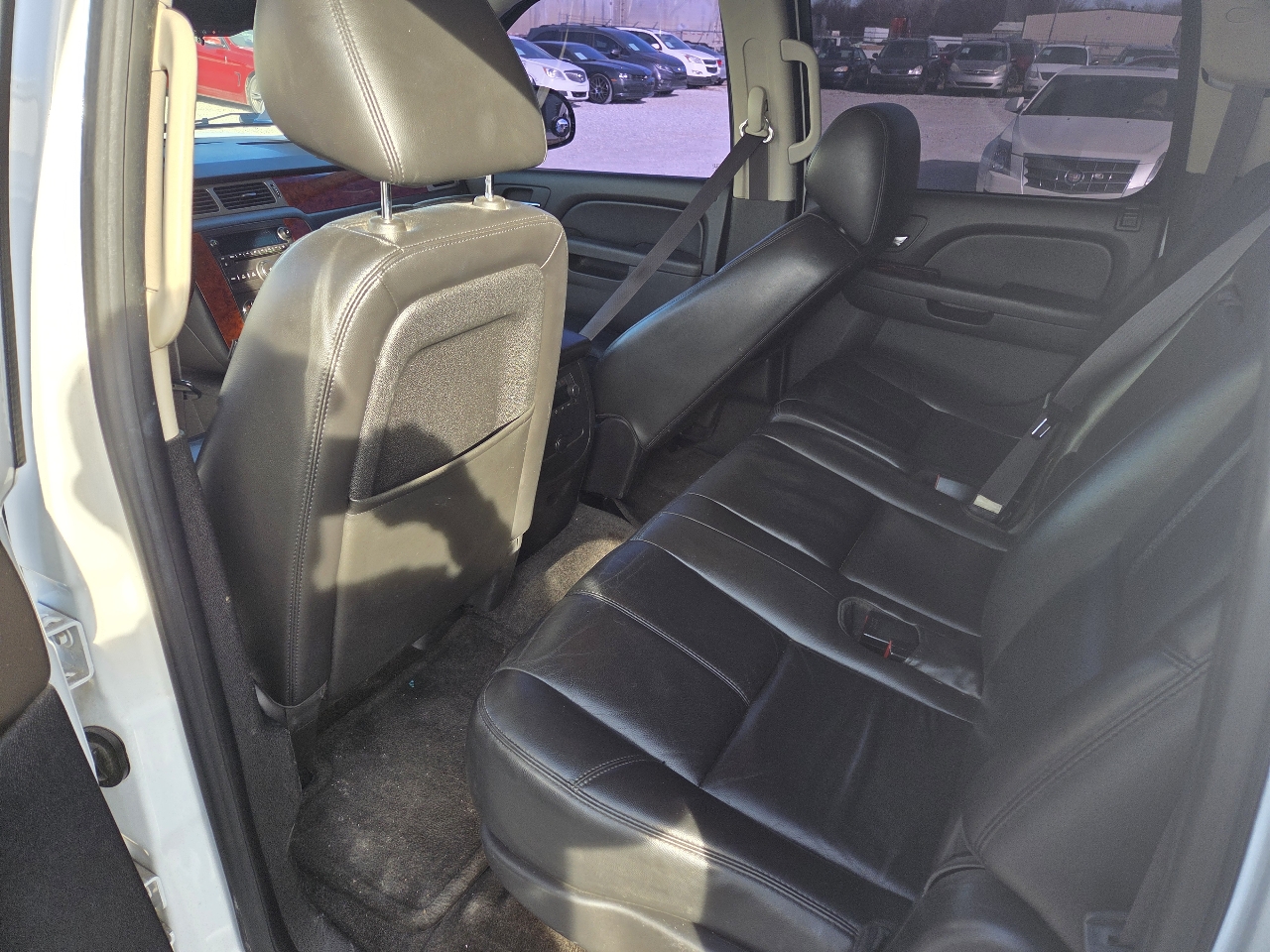 Chevrolet Suburban LT 1500 4WD 2011