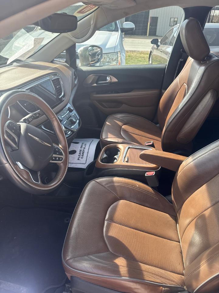 Chrysler Pacifica Limited 2017