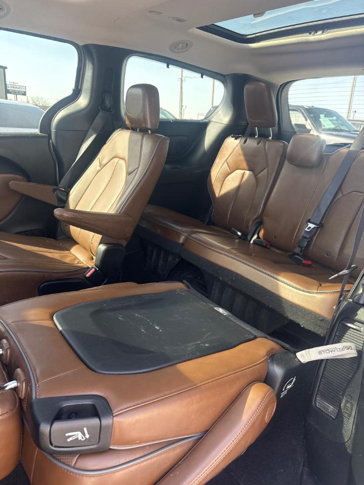 Chrysler Pacifica Limited 2017