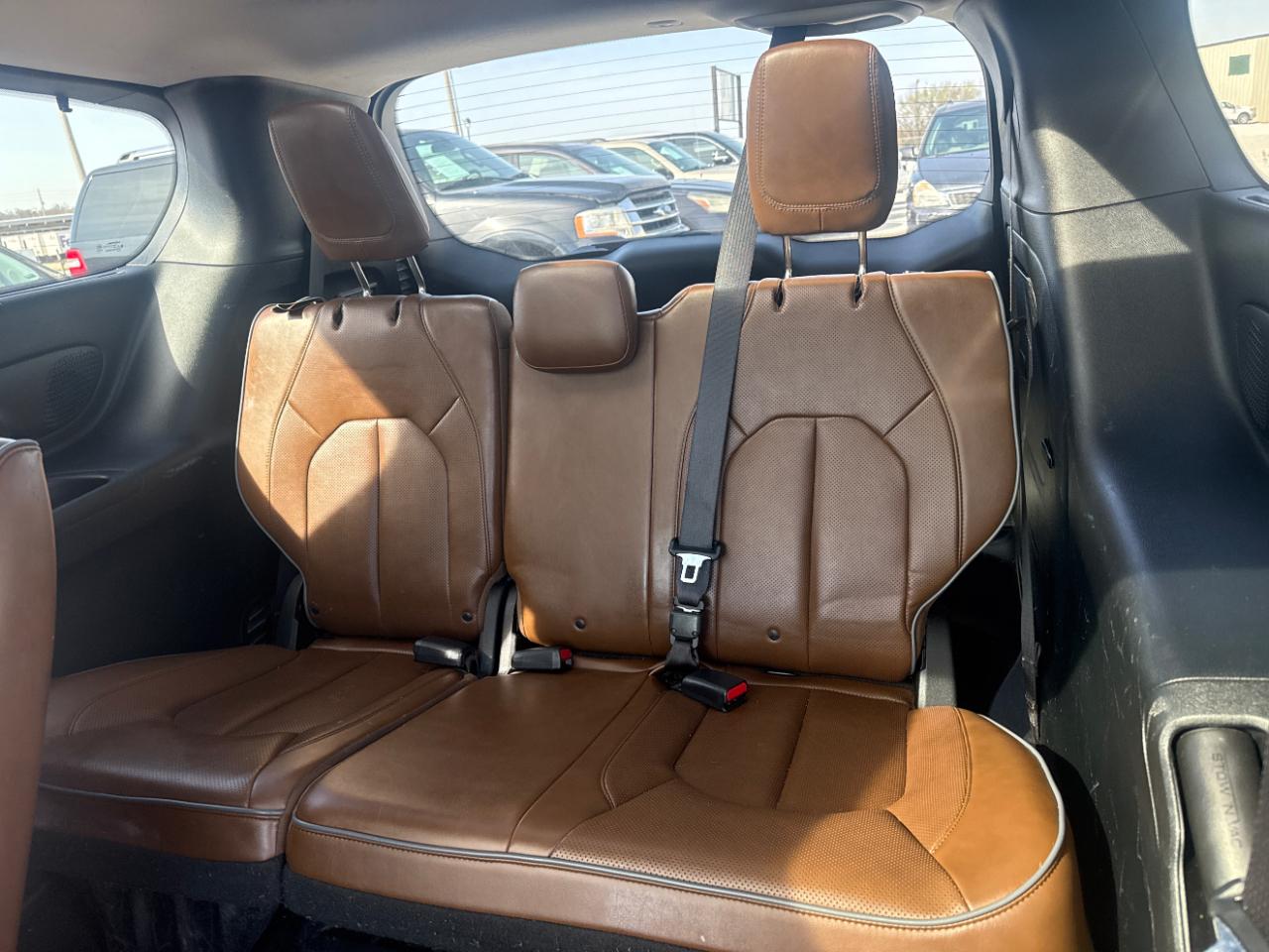 Chrysler Pacifica Limited 2017