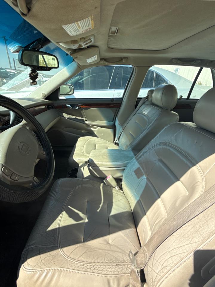 Cadillac DeVille  2003