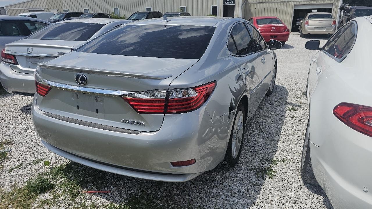 Lexus ES 300h  2014