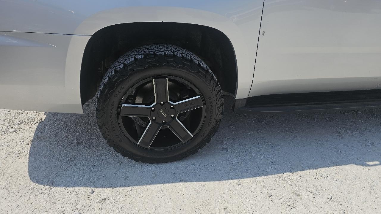 Chevrolet Suburban  2015