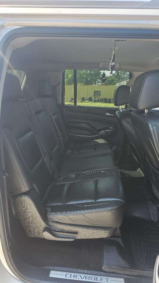 Chevrolet Suburban  2015